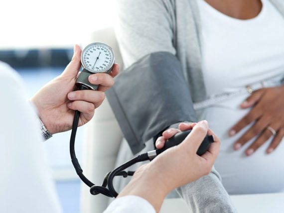 bloodPressurePreg-942572774-770×553-650×428